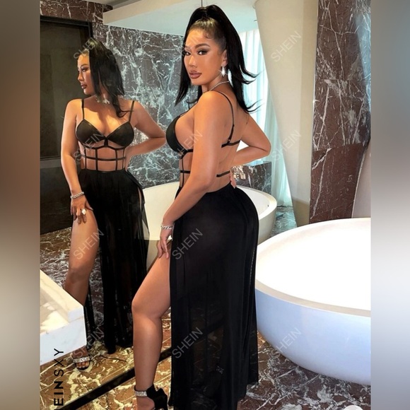 Long split in the middle sexy flow dress - Picture 3 of 3